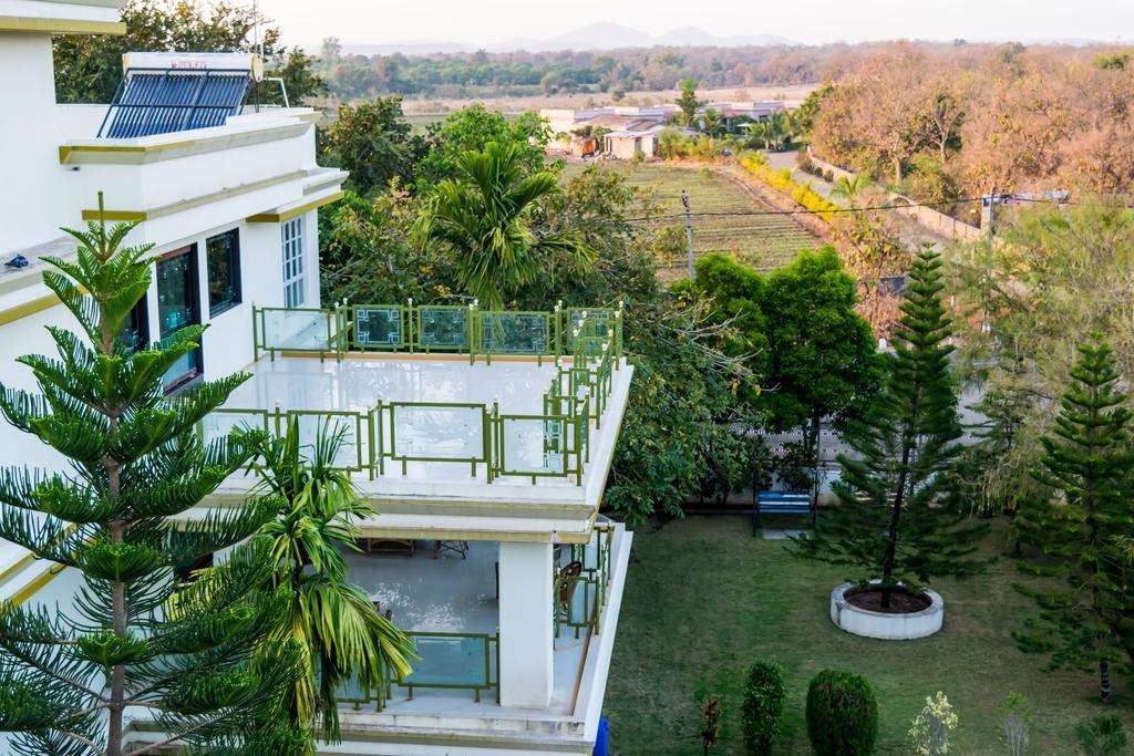 Amidhara Resort Sasan Gir Buitenkant foto